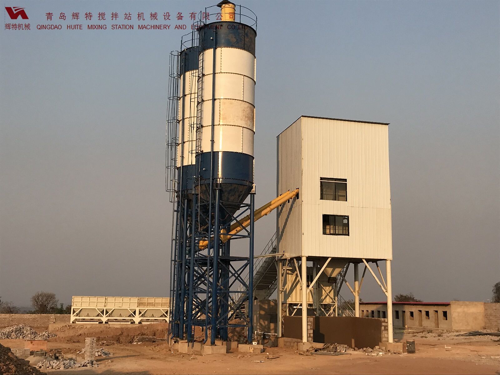 輝特混凝土攪拌站HZS120采用國內(nèi)外知名品牌，大大降低了設(shè)備故障率