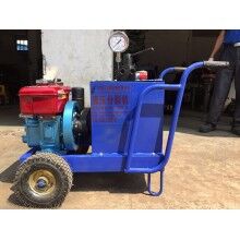 鐵礦開采設(shè)備液壓分裂機(jī)使用注意事項(xiàng)