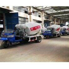 聞喜環(huán)?；炷翑嚢韫捃囆⌒?方攪拌車混凝土攪拌運輸車多少錢