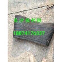  銷(xiāo)售攪拌機(jī)配機(jī)，中聯(lián)攪拌機(jī)配件原裝下料斗膠桶