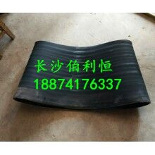 專業(yè)供應(yīng)攪拌機(jī)配件，中聯(lián)攪拌機(jī)配件，中聯(lián)HZS120P型下料斗膠桶